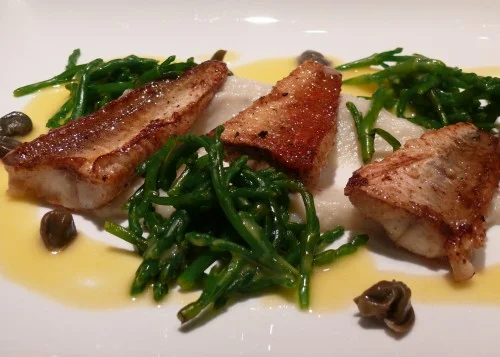 Rode poon met crème van bloemkool