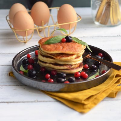 luchtige glutenvrije american pancakes met bosvruchten